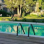 La Des Figuiers Bed & Breakfast 3*