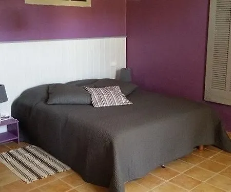 La Des Figuiers Bed & Breakfast 3*